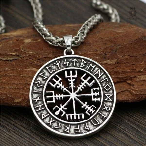 Bijou amulette viking avec motif de Vegvisir traditionnel