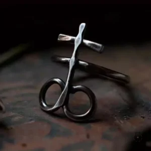 Anneau Croix de Satan en métal, symbole de magie