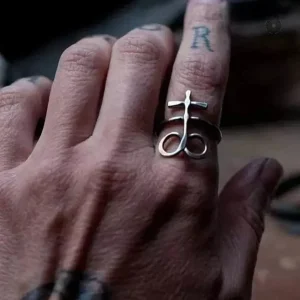 Anneau magique Croix de Satan, style ésotérique