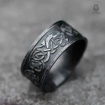 Bijou inspiré des légendes vikings et dragons