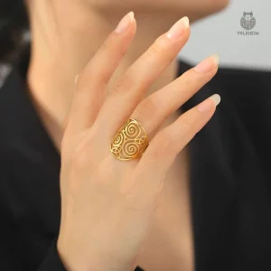 Design celtique, anneau en argent inspiré du Triskell
