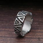 Valknut en bijou, représentant le lien avec l'au-delà