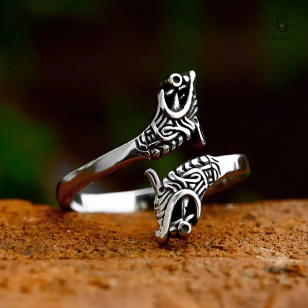 Bague Viking avec motif de dragon symbolique