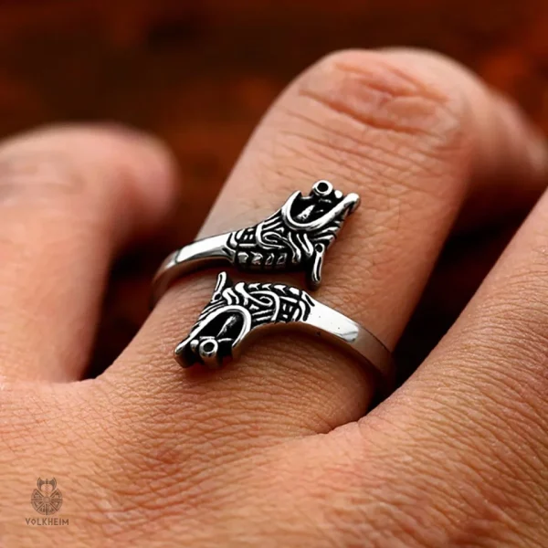 Accessoire unique, bague ajustable au design viking