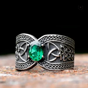 Bague Celtique avec pierre verte élégante