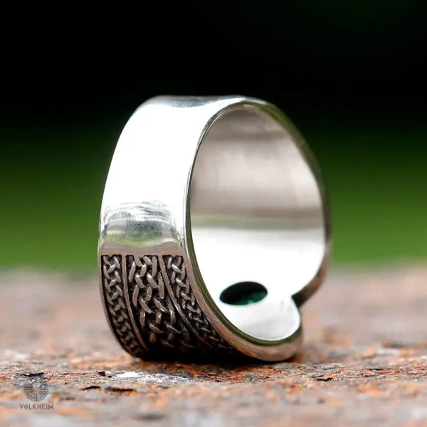 Bague celtique design unique avec pierre verte