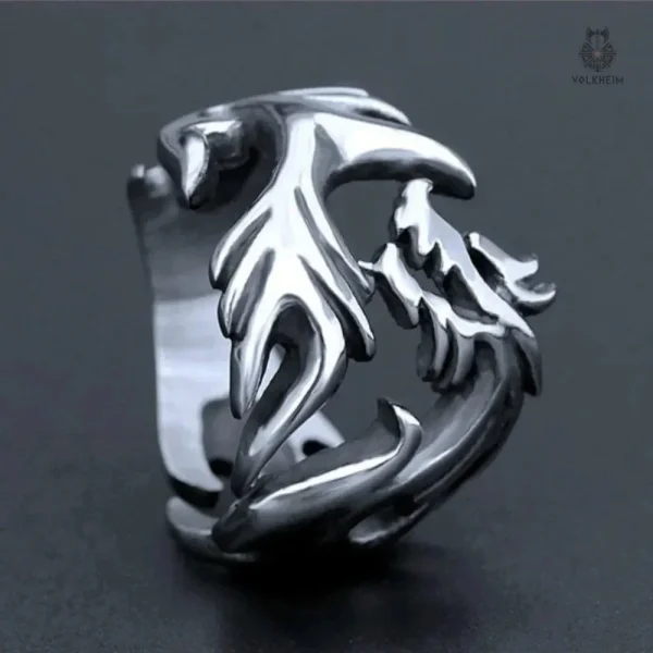 Bijou représentant un dragon, élégance et originalité