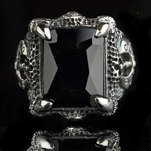 Bijou Bague Dragon design griffe avec gemme