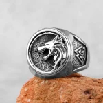 Bague en métal avec design loup