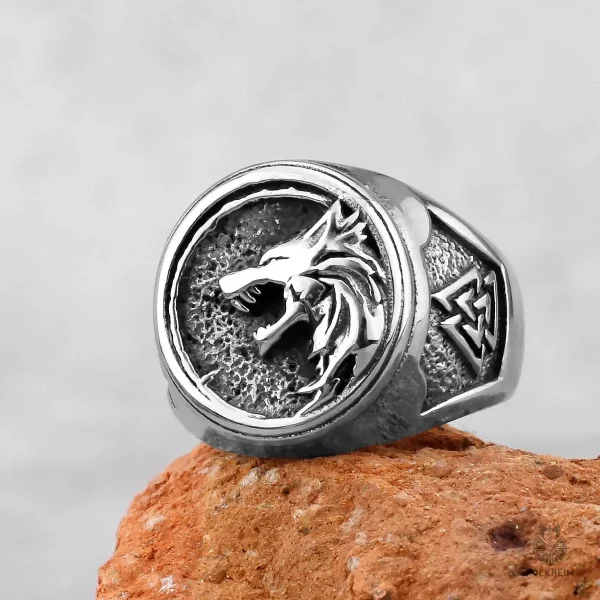 Bague en métal avec design loup