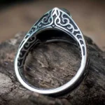 Bague en pierre de lune, pièce unique et intemporelle