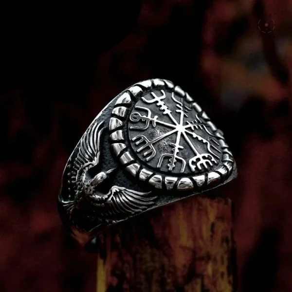 bague-roi-viking-1 Bague Roi Viking en métal avec gravures détaillées