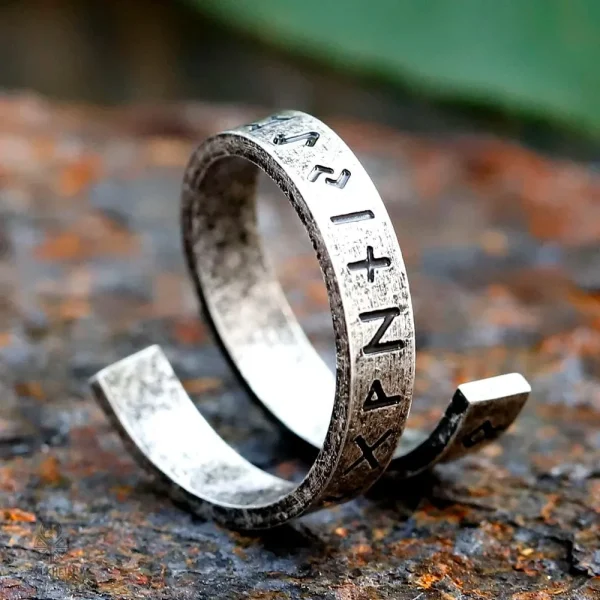 Accessoire Viking avec design de runes anciennes