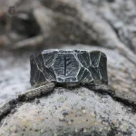 Bague Viking La Terre en métal avec design authentique