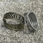 Bague viking ajustable avec motif traditionnel et élégant