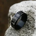 Bague en acier avec motifs vikings, idéale pour se détendre