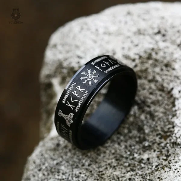 Bague en acier avec motifs vikings, idéale pour se détendre