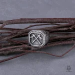 Accessoire viking : chevalière double hache élégant