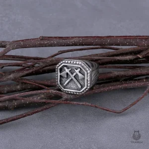 Accessoire viking : chevalière double hache élégant