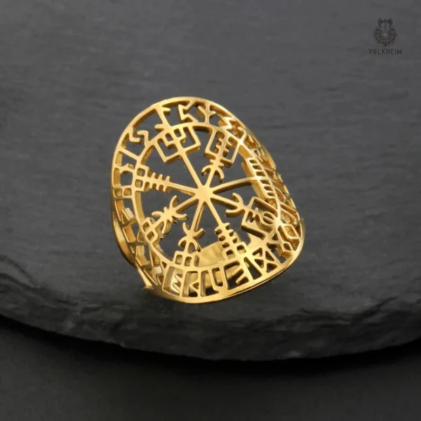 Bague féminine inspirée de la culture viking