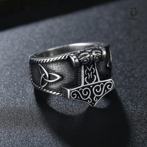 Bague Mjolnir, le Marteau de Thor en design viking