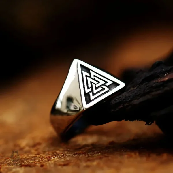 Bague Viking avec symbole Valknut gravé