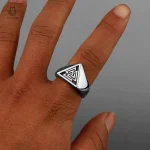 Bague en hommage à la culture viking, élégante