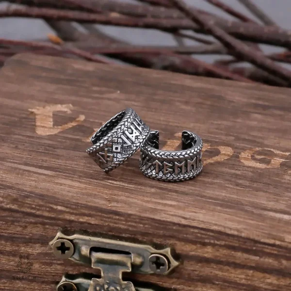 boucles-oreilles-runes-viking-1 Boucles d'oreilles en style runes vikings élégantes