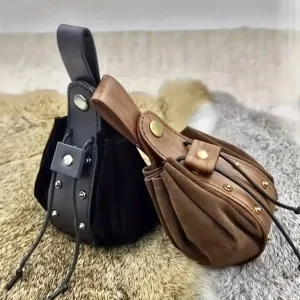 Bourse Médiévale Cloutée en cuir traditionnel