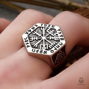 Bague Boussole Viking en métal inspirée des motifs nordiques
