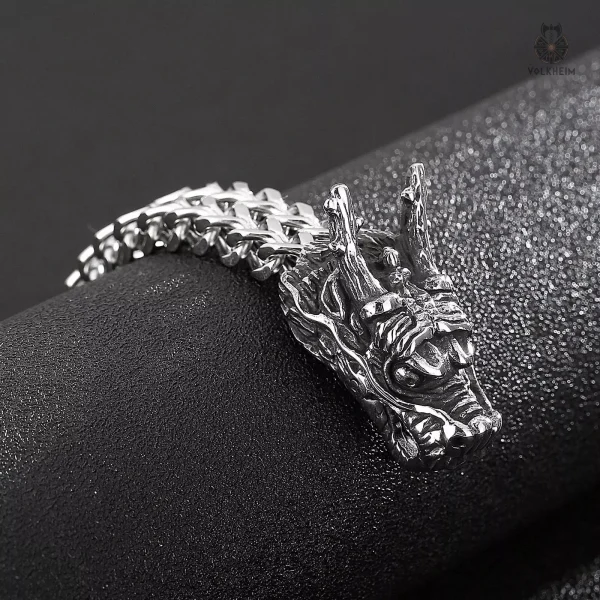 Bracelet en cuir orné de motifs de dragon viking