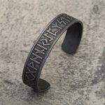 Bracelet inspiré de la culture viking avec motifs gravés