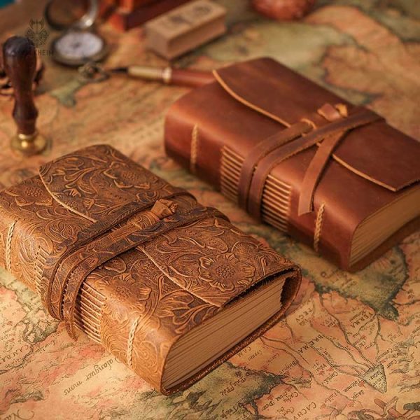 Carnet de cuir fait main avec designs médiévaux