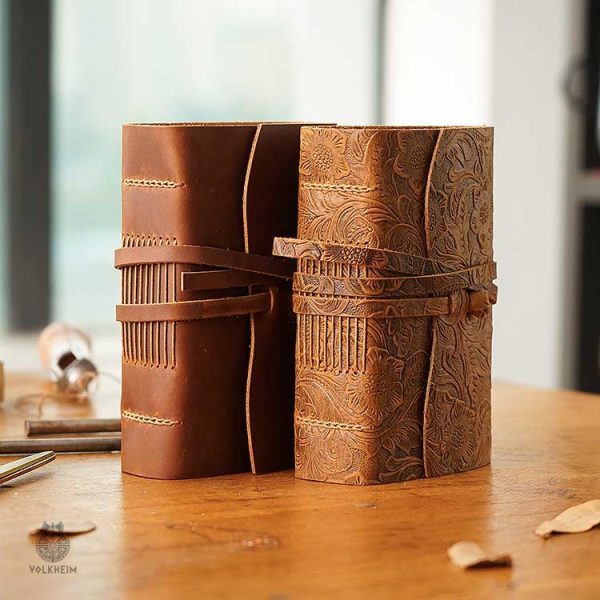 Carnet en cuir texturé pour les passionnés d'histoire