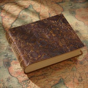 Carnet en cuir artisanal format allongé collection médiévale