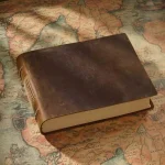 Carnet allongé en cuir fait main style médiéval