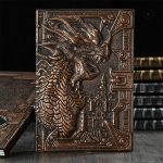 Écriture créative avec ce carnet au motif de dragon