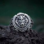 Chevalière robuste évoquant l'esprit des Vikings