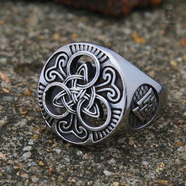 chevaliere-triquetra-1 Chevalière Celtique Triquetra en métal stylisé