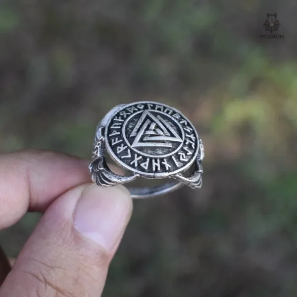 Accessoire viking : chevalière Valknut