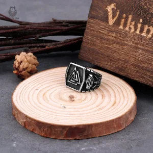 Bague en acier noir avec motif Valknut distinctif