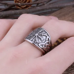 Bijou Viking, chevalière Vegvsir représentant la mythologie nordique