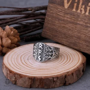 Chevalière Viking avec runes anciennes