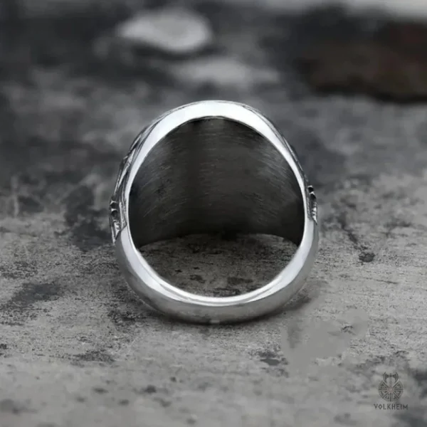 Bague Vegvisir, symbole de protection et de guidance