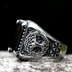 Chevalière nordique avec symbole Yggdrasil