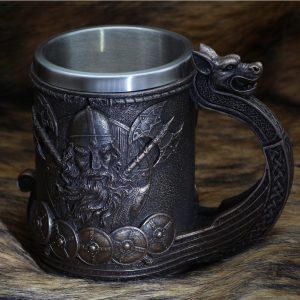 Chope en bois style viking avec motif Drakar