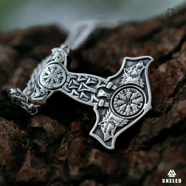 Collier inspiré de Thor avec un marteau emblématique