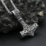 Accessoire tendance représentant le marteau de Thor