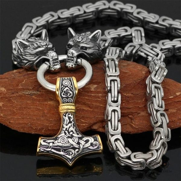 Accessoire Viking en métal avec motif de loup