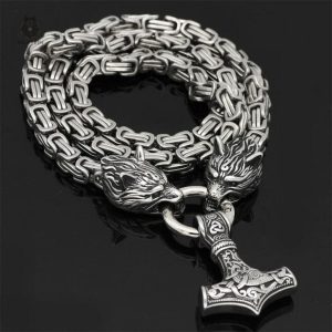 Bijou représentant le loup Fenrir, style viking